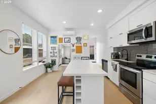 9890 N Syracuse St, Portland, OR 97203 - Photo 13