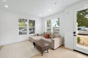 9890 N Syracuse St, Portland, OR 97203 - Photo 7