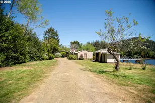 8136 Hwy 126, Florence, OR 97439 - Photo 27