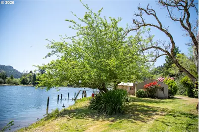 8136 Highway 126, Florence, OR 97439 - Photo 23