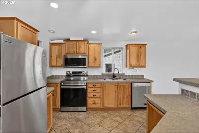 402 Jefferson St, Moro, OR 97039 - Photo 9