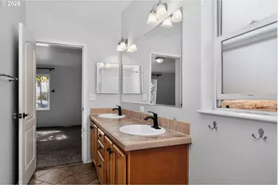 402 Jefferson St, Moro, OR 97039 - Photo 29