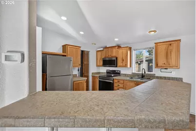 402 Jefferson St, Moro, OR 97039 - Photo 7