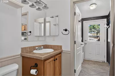402 Jefferson St, Moro, OR 97039 - Photo 15