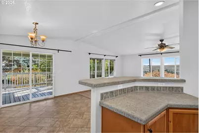 402 Jefferson St, Moro, OR 97039 - Photo 11