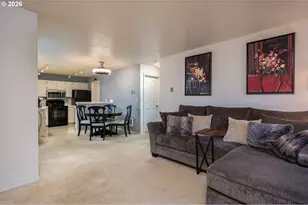 4000 Carman Dr, Lake Oswego, OR 97035 - Photo 7