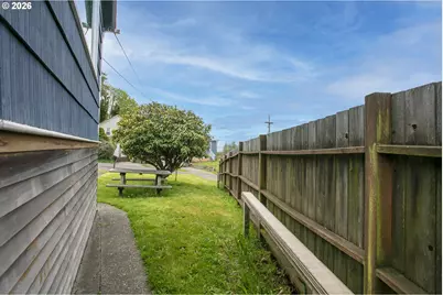 496 Hamburg Ave, Astoria, OR 97103 - Photo 7