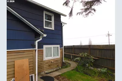 496 Hamburg Ave, Astoria, OR 97103 - Photo 5