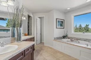 3109 SW Collins Ct, Portland, OR 97219 - Photo 21