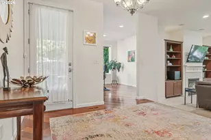 3109 SW Collins Ct, Portland, OR 97219 - Photo 5