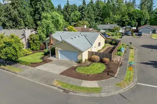 8541 SW Mandan Dr, Tualatin, OR 97062 - Photo 3