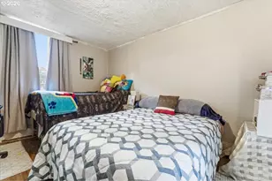 215 NE Going St, Portland, OR 97211 - Photo 21