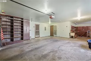 1030 1st Pl, Springfield, OR 97477 - Photo 37