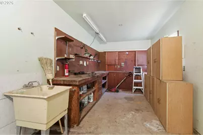 1030 1st Pl, Springfield, OR 97477 - Photo 39