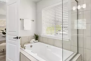 863 NE 4th Ave, Hillsboro, OR 97124 - Photo 25