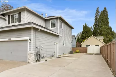 863 NE 4th Ave, Hillsboro, OR 97124 - Photo 3