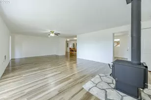 82756 Howe Ln, Creswell, OR 97426 - Photo 11
