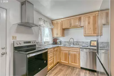 1023 SW 30th St, Pendleton, OR 97801 - Photo 9