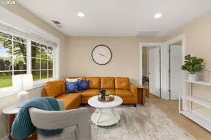 14724 SE Market Ct, Portland, OR 97233 - Photo 7