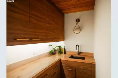 942 S Palatine Hill Rd, Portland, OR 97219 - Photo 19
