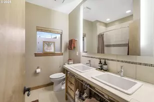 5115 S Corbett Ave, Portland, OR 97239 - Photo 23