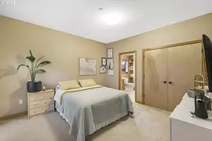 5115 S Corbett Ave, Portland, OR 97239 - Photo 25