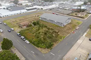 1025 NW Grove St, Newport, OR 97365 - Photo 5