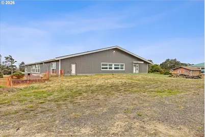 1025 NW Grove St, Newport, OR 97365 - Photo 7
