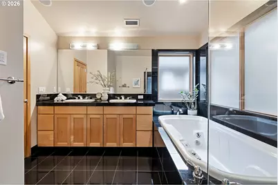 2419 NW Thurman St, Portland, OR 97210 - Photo 31