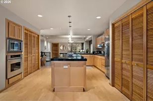 2419 NW Thurman St, Portland, OR 97210 - Photo 17