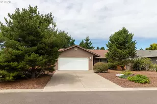 49 Park Village Dr, Florence, OR 97439 - Photo 3