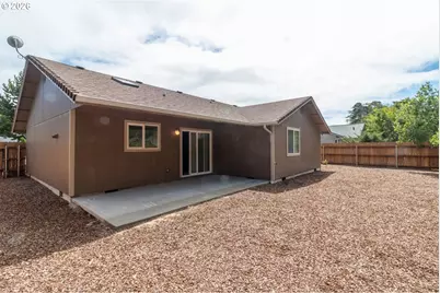 49 Park Village Dr, Florence, OR 97439 - Photo 5