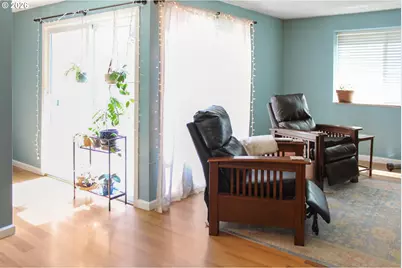2217 Hawkins Ln, Eugene, OR 97405 - Photo 5