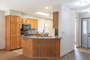 809 Sieverkropp Dr, Hood River, OR 97031 - Photo 17
