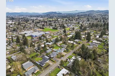 860 N Van Duyn St, Eugene, OR 97401 - Photo 13