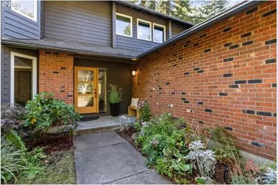 703 W Jewett Blvd, White Salmon, WA 98672 - Photo 3