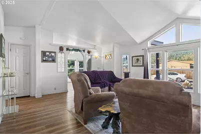 1316 Sunny Ct, Sutherlin, OR 97479 - Photo 17