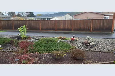 1316 Sunny Ct, Sutherlin, OR 97479 - Photo 9