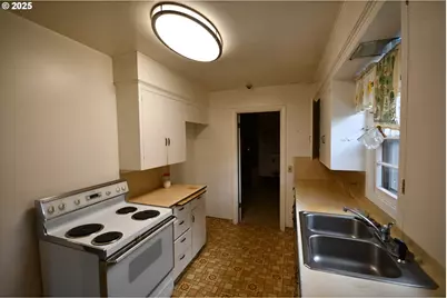 1300 View Ct, The Dalles, OR 97058 - Photo 15