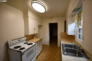 1300 View Ct, The Dalles, OR 97058 - Photo 15