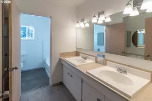 255 Shady Dr, Roseburg, OR 97471 - Photo 13