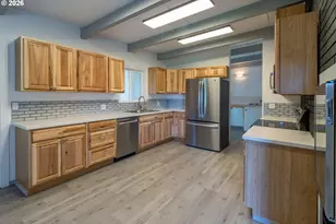 255 Shady Dr, Roseburg, OR 97471 - Photo 5