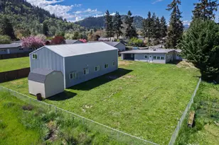 255 Shady Dr, Roseburg, OR 97471 - Photo 29