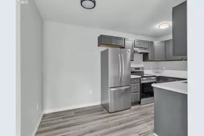 9257 SE Clinton St #404, Portland, OR 97266 - Photo 7