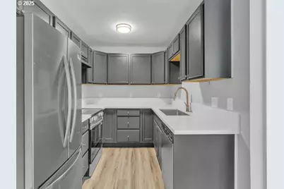 9257 SE Clinton St #404, Portland, OR 97266 - Photo 9