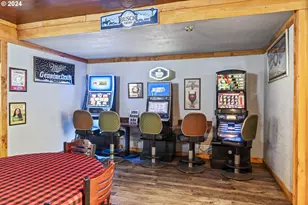 10786 Hwy 126, Mapleton, OR 97453 - Photo 15