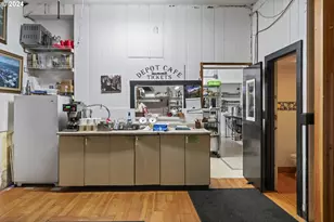 10786 Hwy 126, Mapleton, OR 97453 - Photo 23