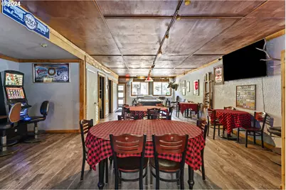 10786 Highway 126, Mapleton, OR 97453 - Photo 13