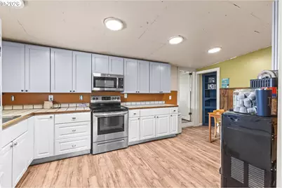 95240 Brewster Ln, Myrtle Point, OR 97458 - Photo 11