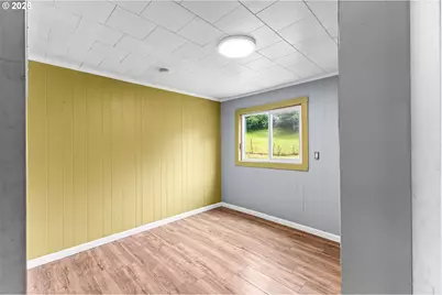 95240 Brewster Ln, Myrtle Point, OR 97458 - Photo 17